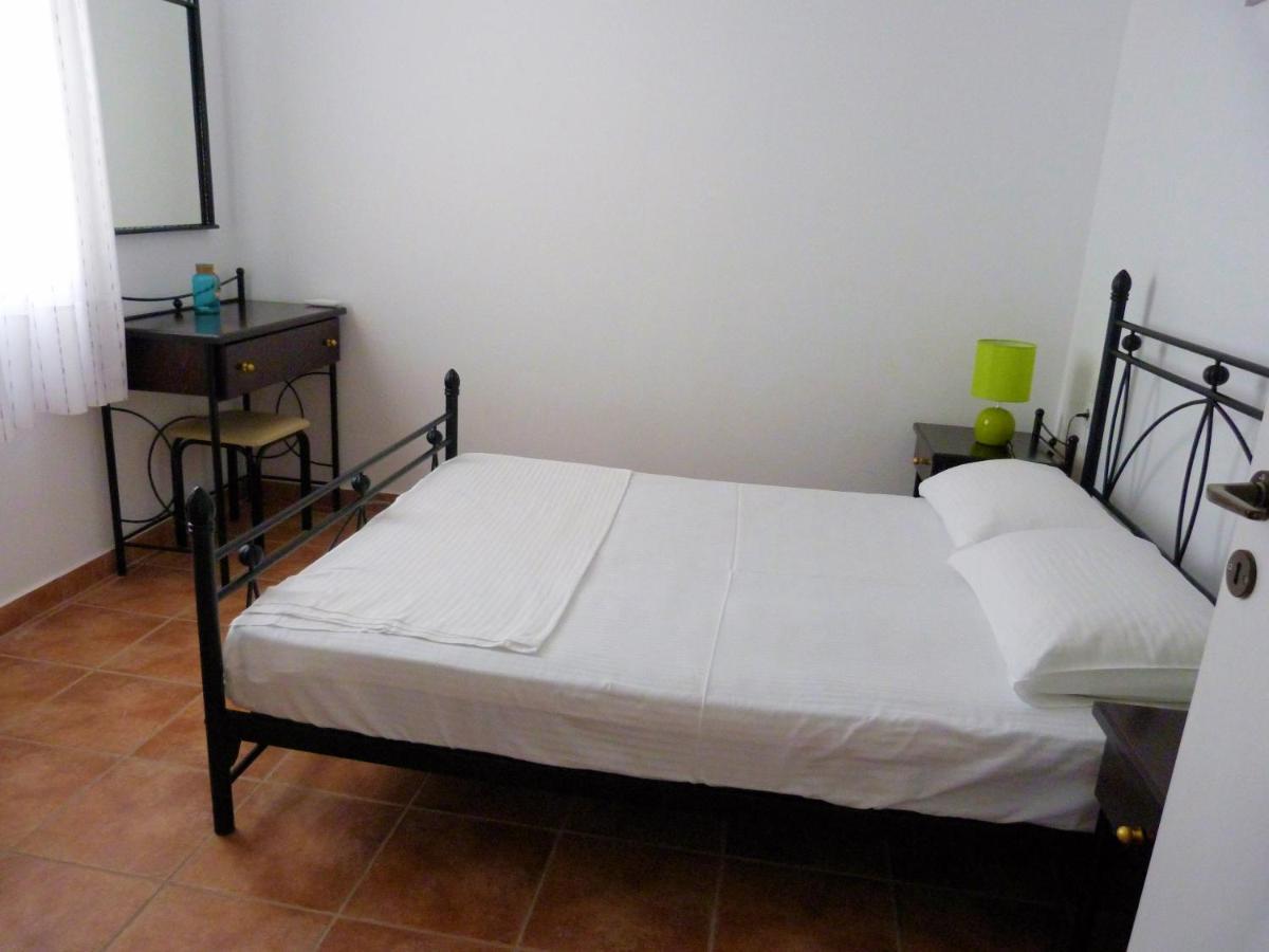 Ioli Apartments Alopronia Esterno foto