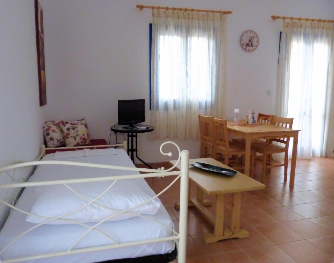 Ioli Apartments Alopronia Esterno foto