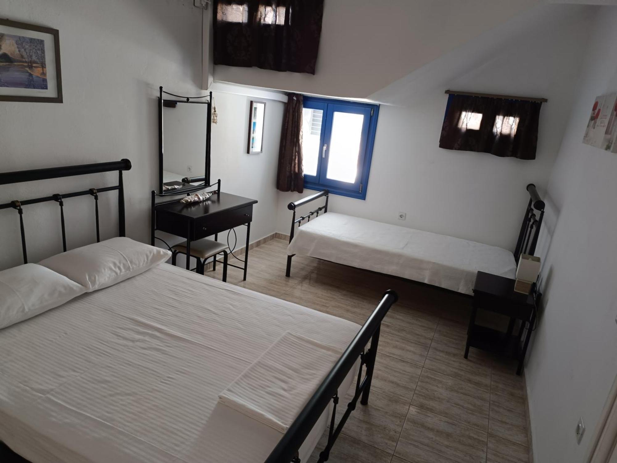 Ioli Apartments Alopronia Esterno foto